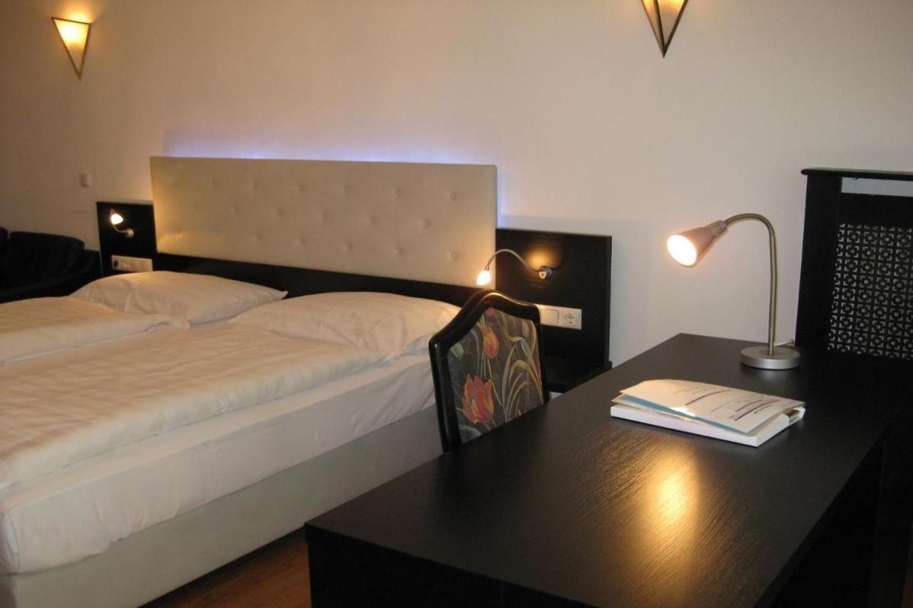 Dom Hotel Линц Экстерьер фото