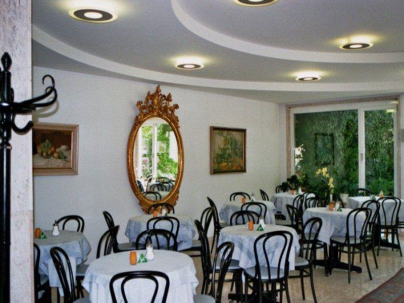 Dom Hotel Линц Экстерьер фото