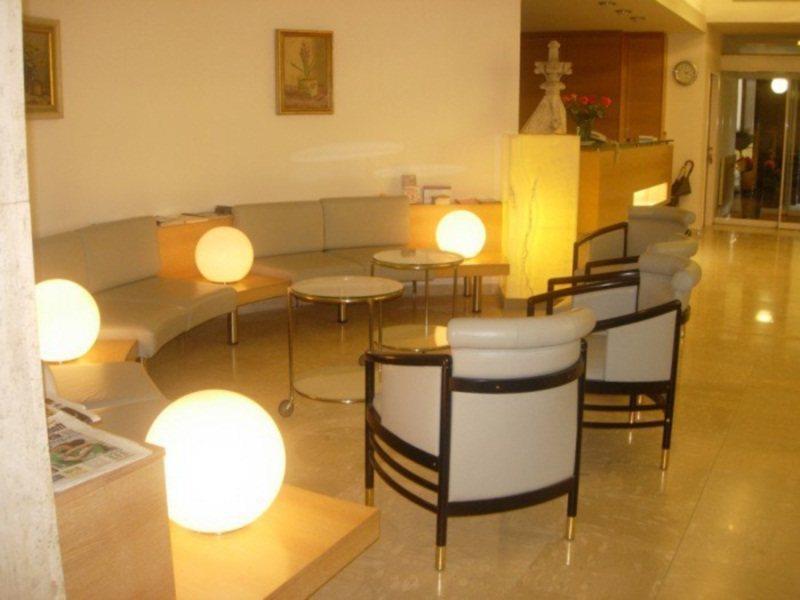 Dom Hotel Линц Экстерьер фото