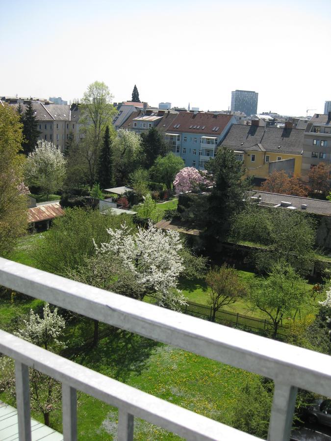 Dom Hotel Линц Экстерьер фото