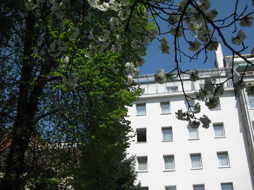 Dom Hotel Линц Экстерьер фото
