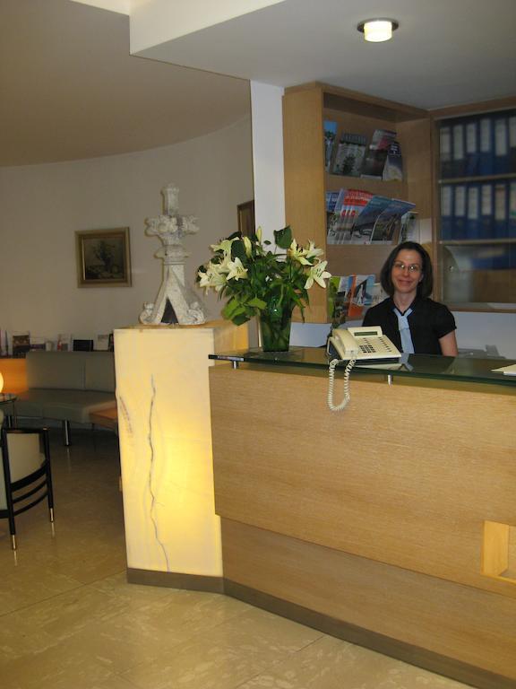 Dom Hotel Линц Экстерьер фото